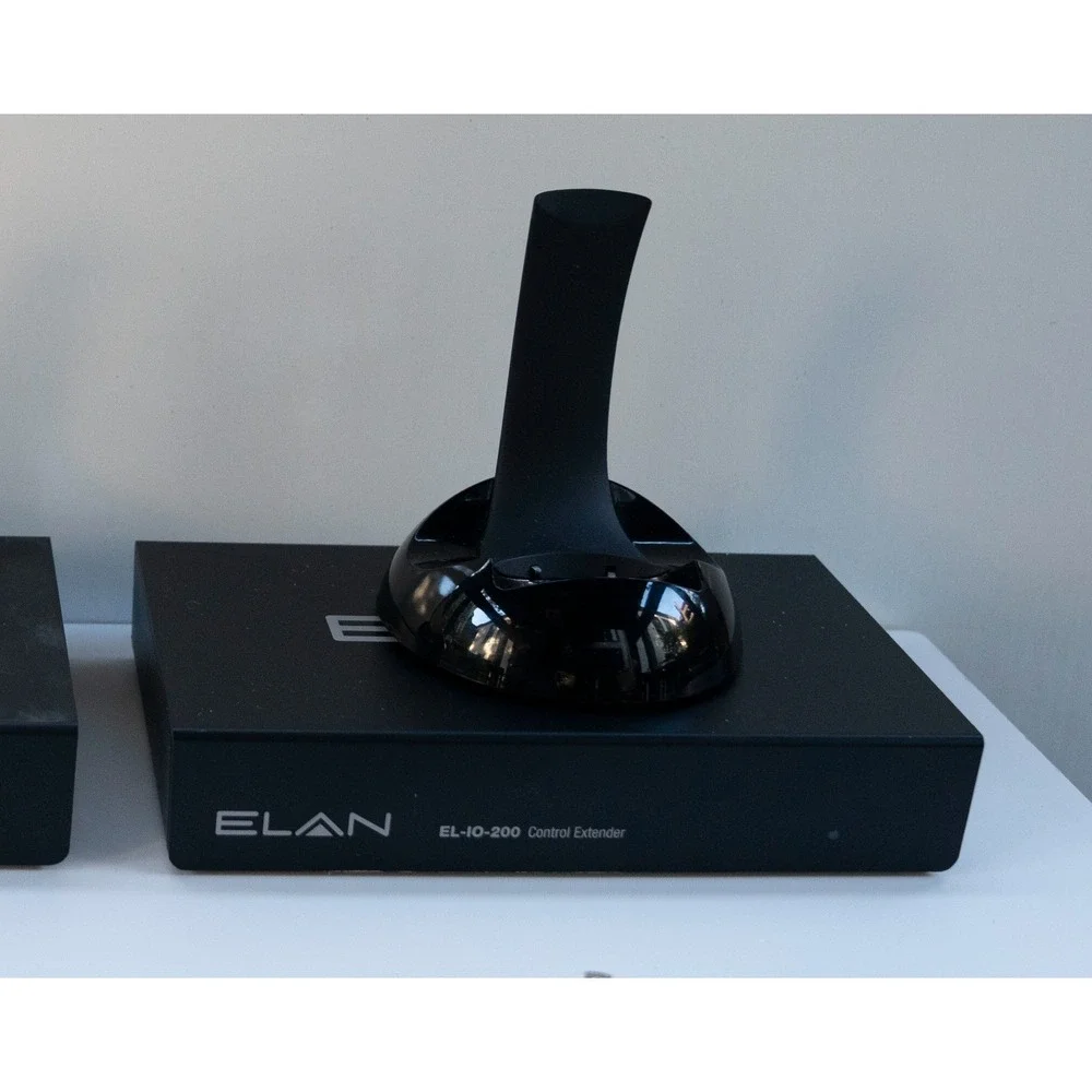 Elan Bundle - 2x EL-HR10 Remote Control + Charging Cradles + 2x Control Extender